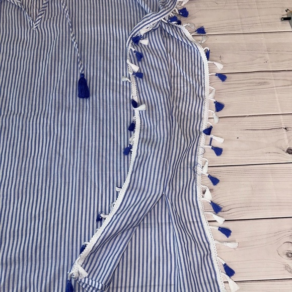 Striped Blue and White Swim Cover-Up Size Medium Summer Beach Lightweight Lounge - Picture 6 of 7